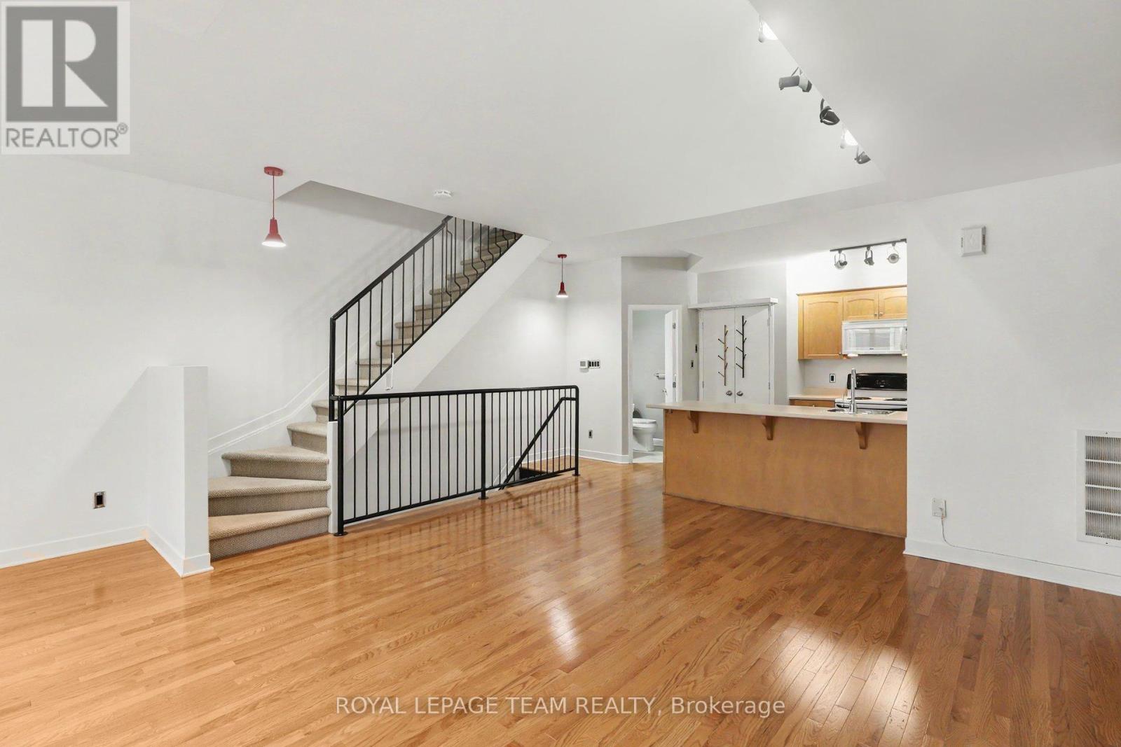 C - 418 Nepean Street, Ottawa, Ontario K1R 5G7 - Photo 4 - X13722848