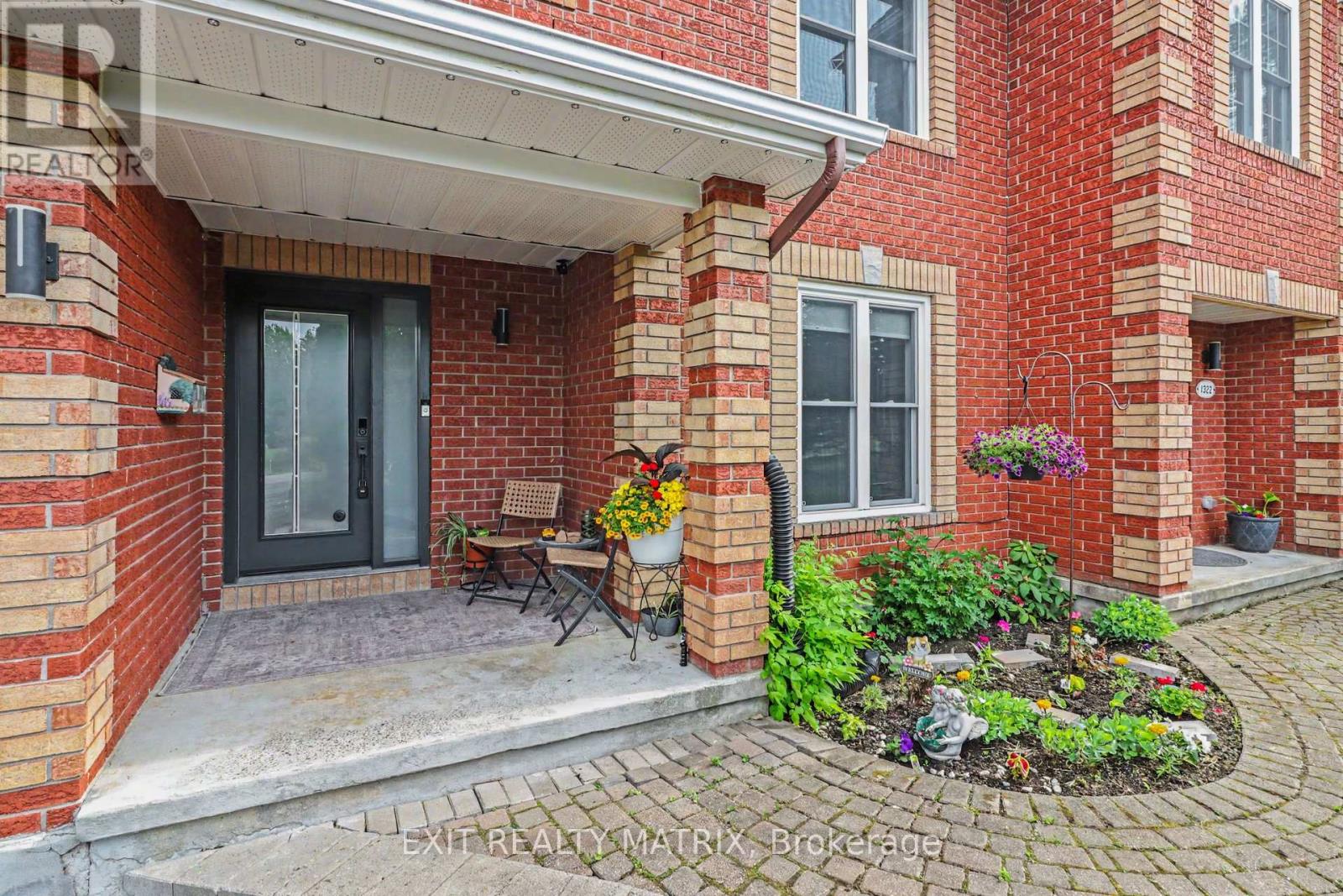 1322 Du Gouverneur Drive, Ottawa, Ontario  K4C 1E2 - Photo 2 - X13722904
