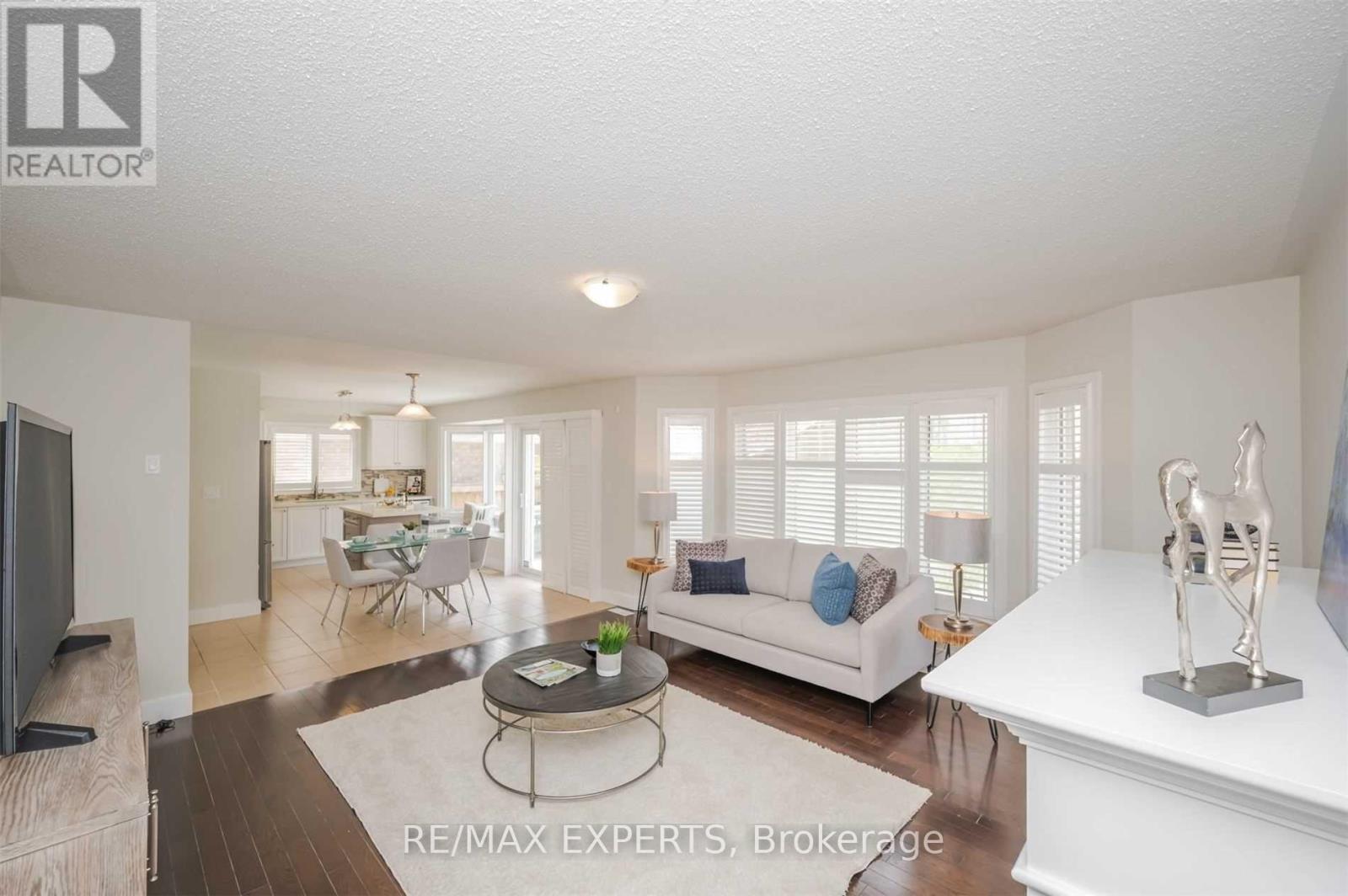 27 Mooney Trail, New Tecumseth, Ontario  L9R 0J4 - Photo 10 - N13723004