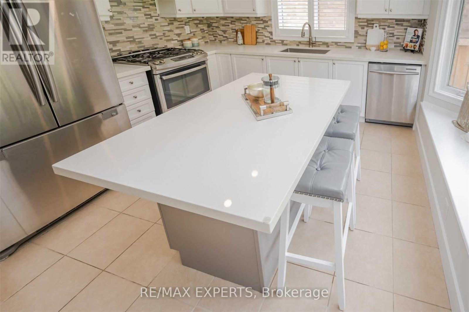 27 Mooney Trail, New Tecumseth, Ontario  L9R 0J4 - Photo 12 - N13723004
