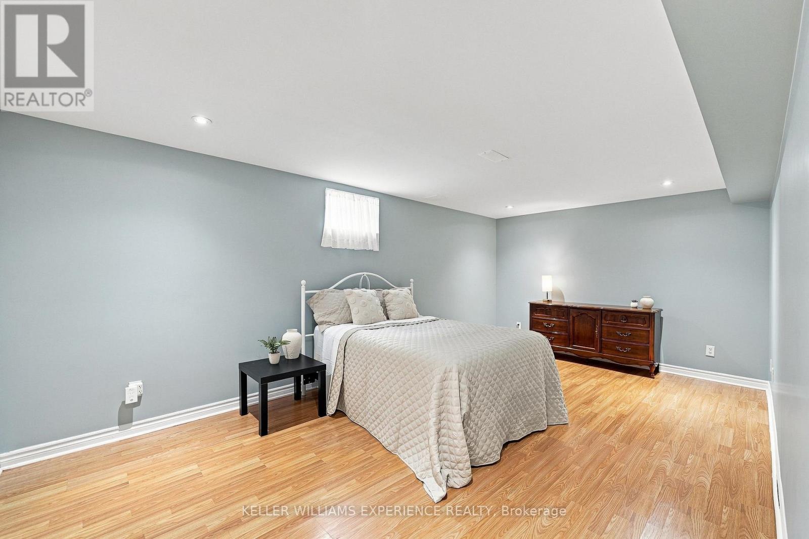 7 Stanley Street, Barrie, Ontario  L4M 6V2 - Photo 32 - S13722980