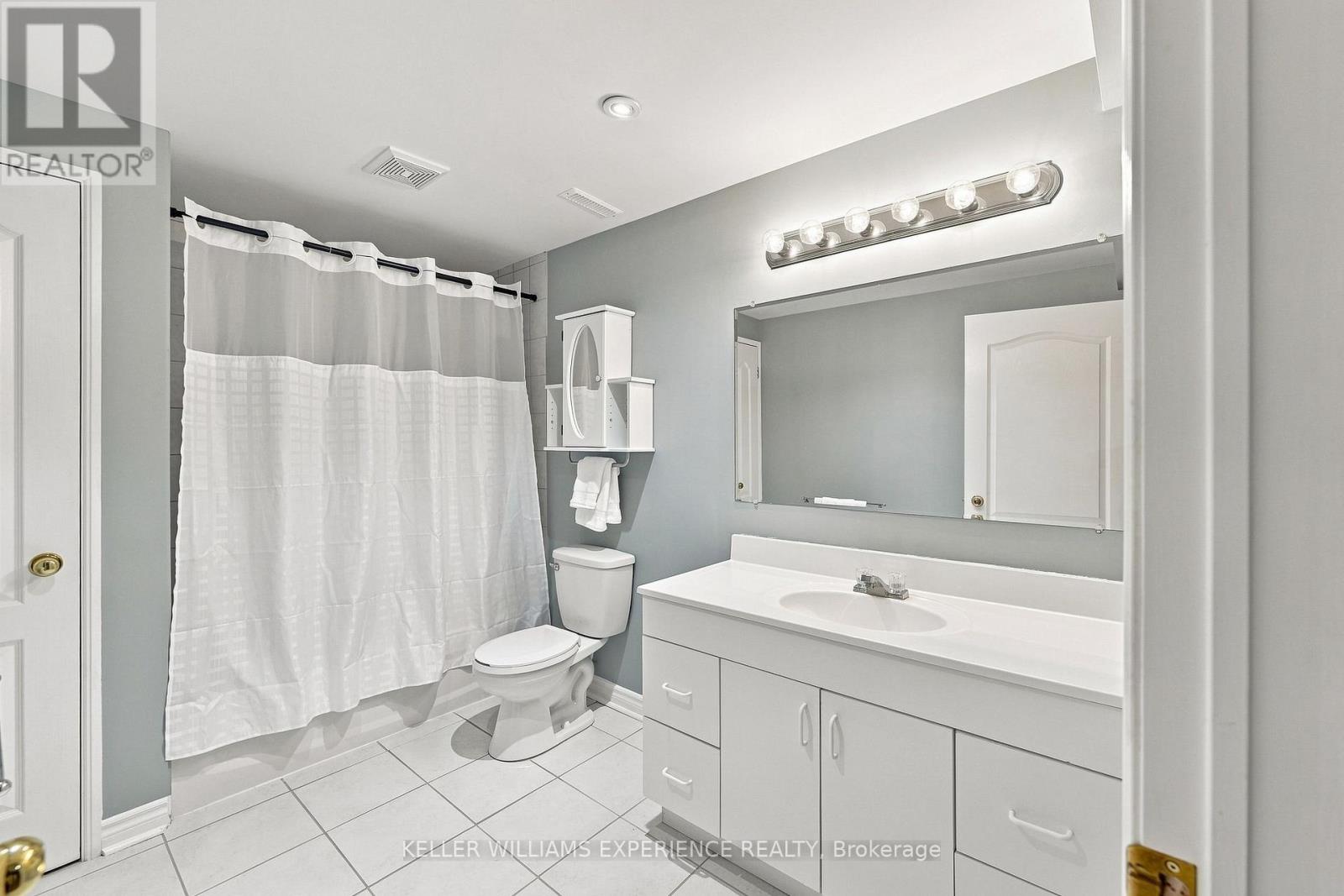 7 Stanley Street, Barrie, Ontario  L4M 6V2 - Photo 34 - S13722980