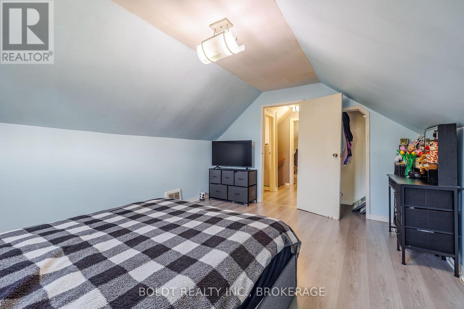 20 Stuart Avenue, St. Catharines, Ontario  L2R 1M7 - Photo 13 - X13722920