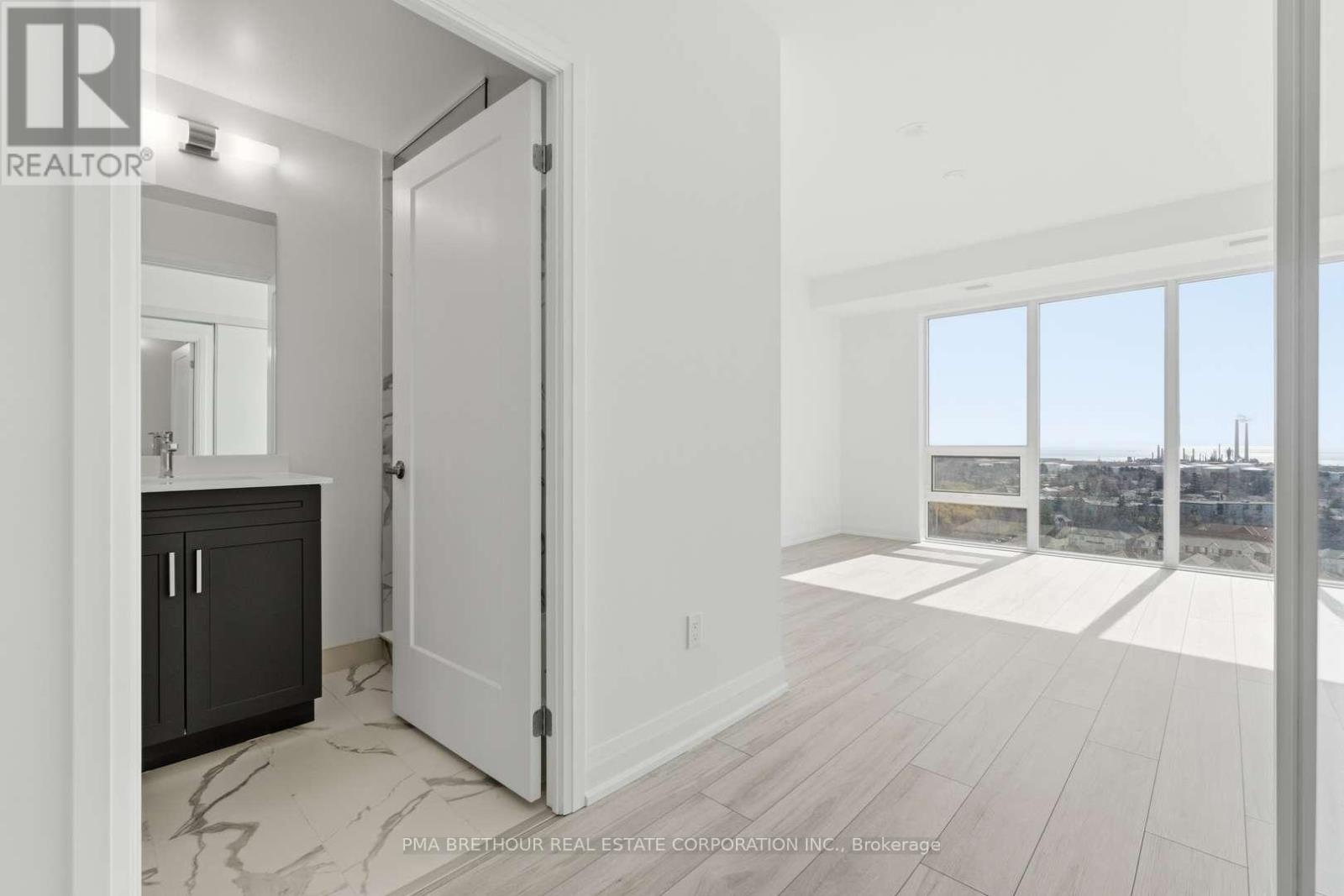 1709 - 1035 Southdown Road, Mississauga, Ontario  L5J 0A2 - Photo 9 - W13722854