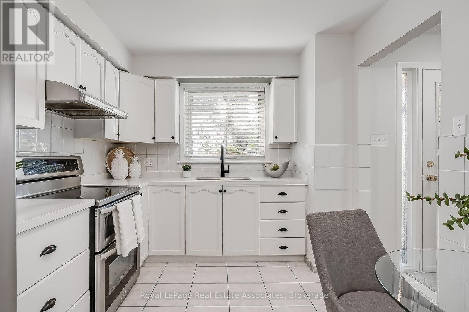 70 - 3 Centennial Pk Road, Toronto, Ontario  M9C 4W8 - Photo 5 - W13722908