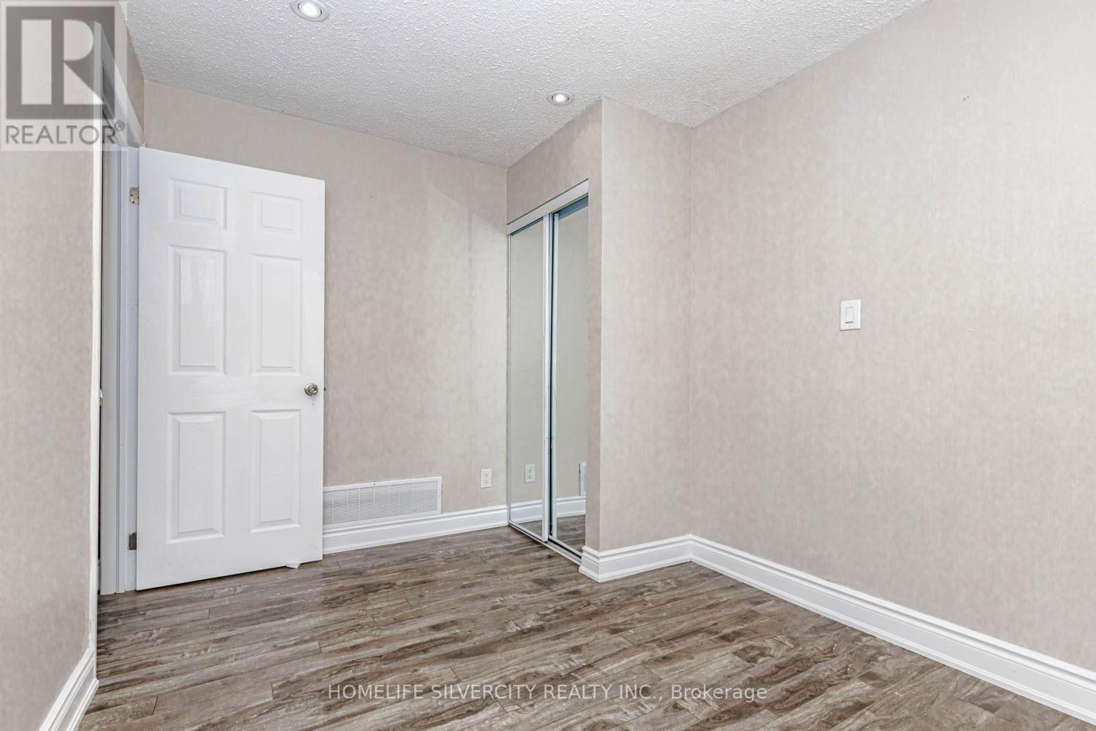 3701 Keenan Crescent, Mississauga, Ontario  L4T 3M1 - Photo 24 - W13722912