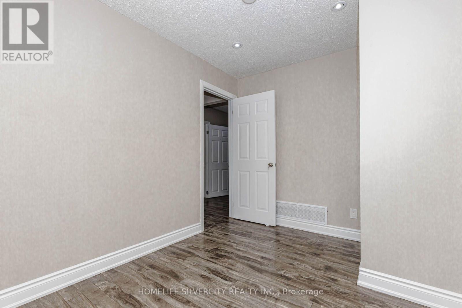 3701 Keenan Crescent, Mississauga, Ontario  L4T 3M1 - Photo 25 - W13722912