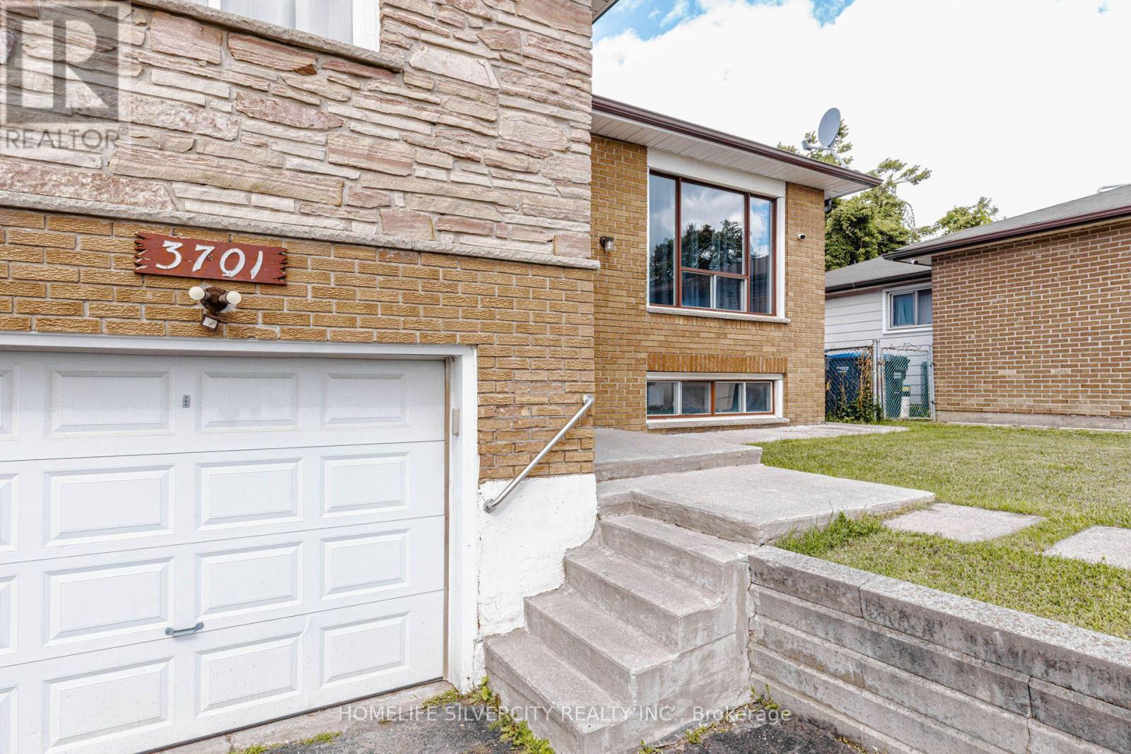 3701 Keenan Crescent, Mississauga, Ontario  L4T 3M1 - Photo 4 - W13722912