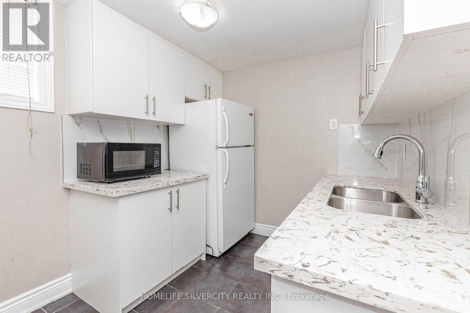 3701 Keenan Crescent, Mississauga, Ontario  L4T 3M1 - Photo 40 - W13722912