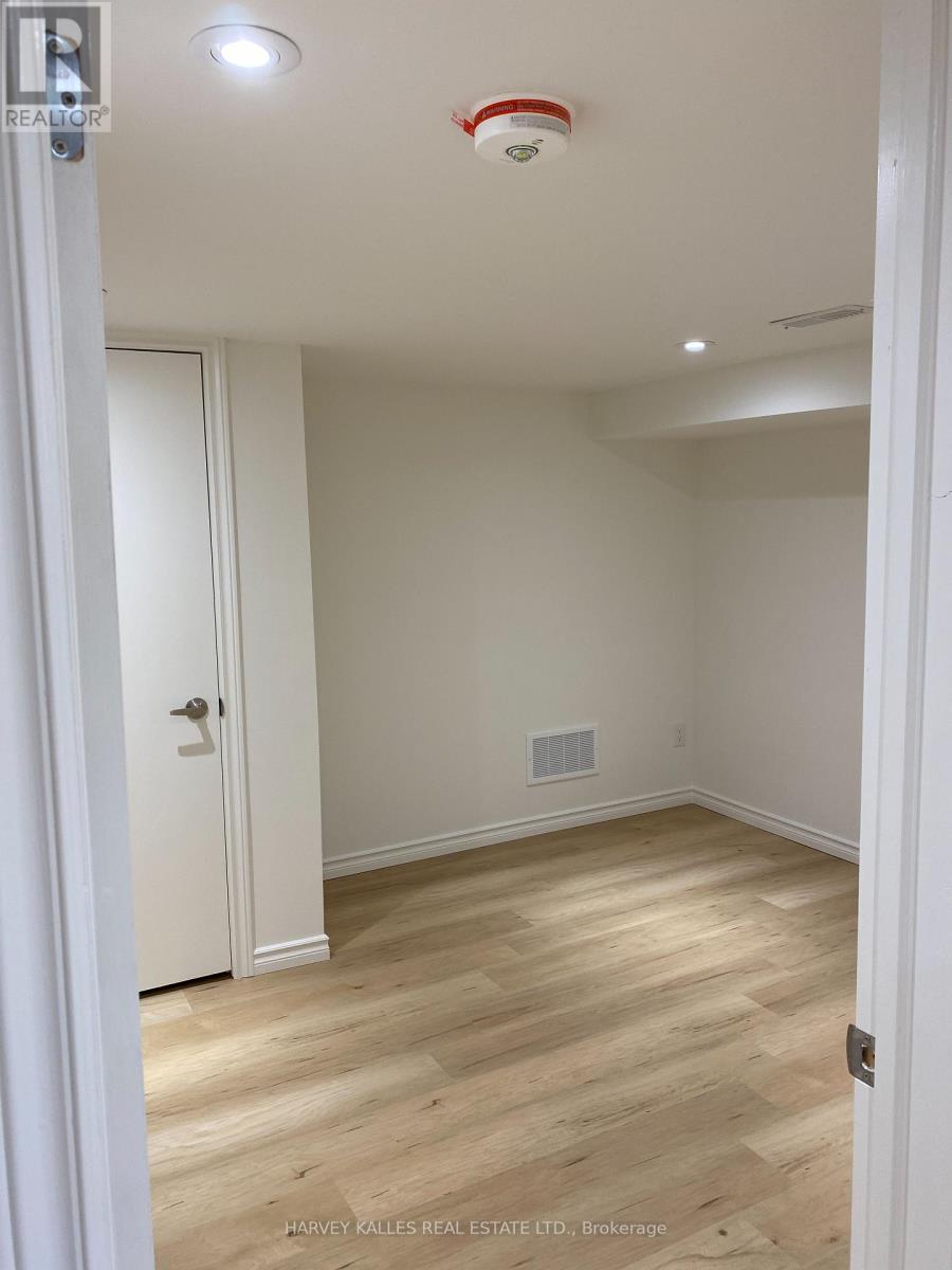 Lower - 47 Stayner Avenue, Toronto, Ontario  M6B 1N5 - Photo 6 - W13722942