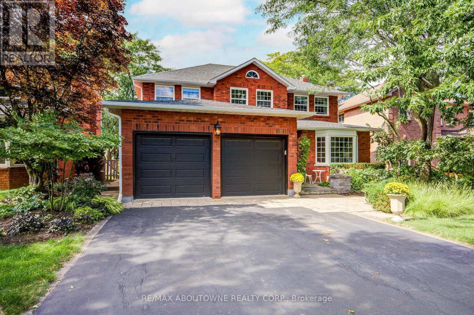 1511 Stoneybrook Trail, Oakville, Ontario  L6M 2R4 - Photo 2 - W13722998