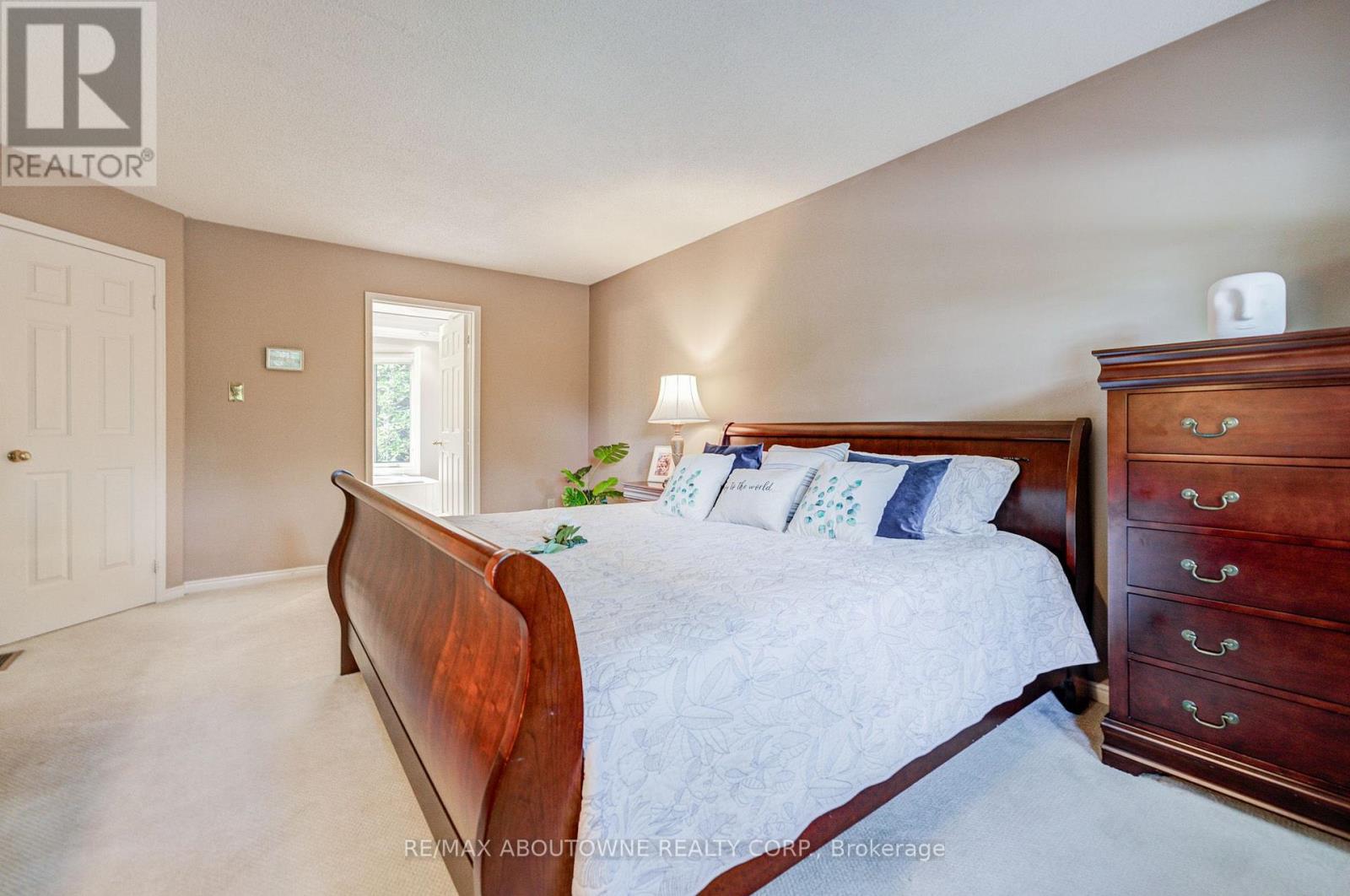 1511 Stoneybrook Trail, Oakville, Ontario  L6M 2R4 - Photo 27 - W13722998