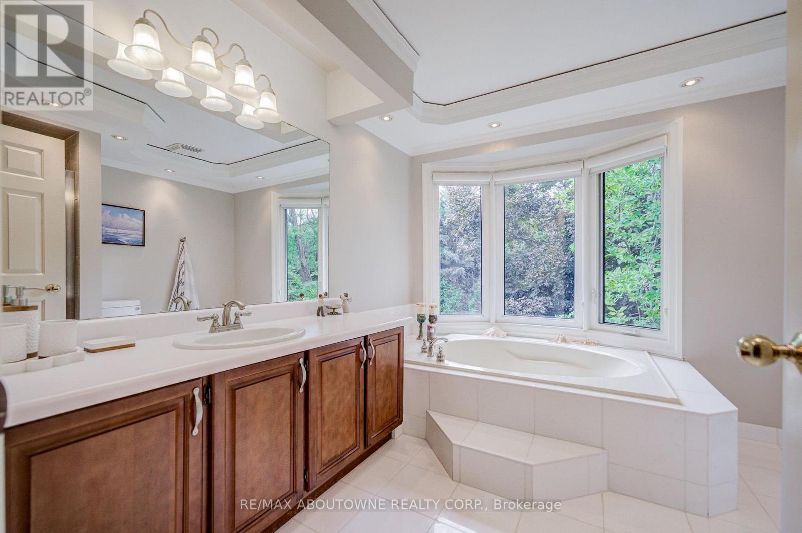 1511 Stoneybrook Trail, Oakville, Ontario  L6M 2R4 - Photo 28 - W13722998
