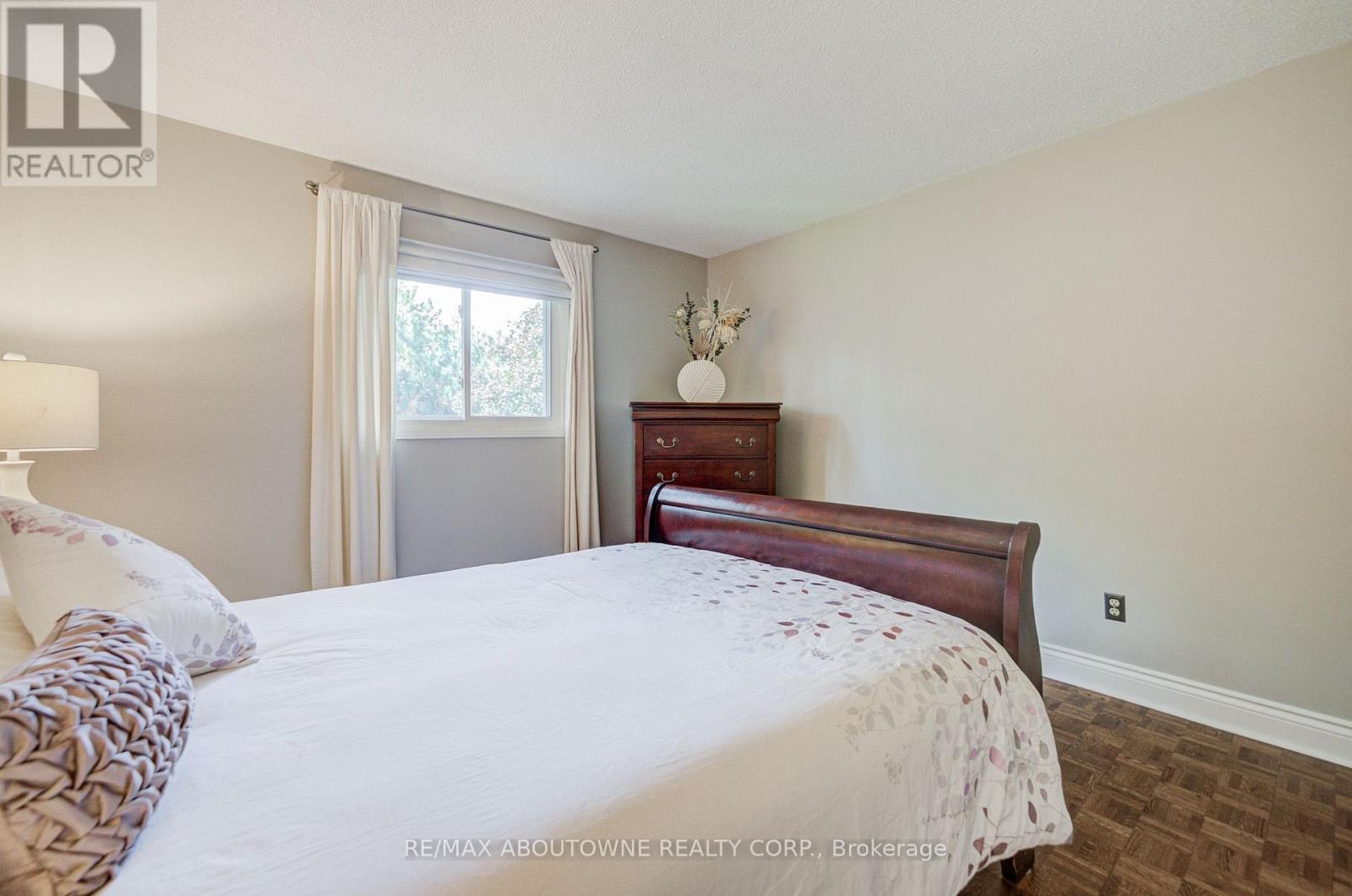 1511 Stoneybrook Trail, Oakville, Ontario  L6M 2R4 - Photo 37 - W13722998