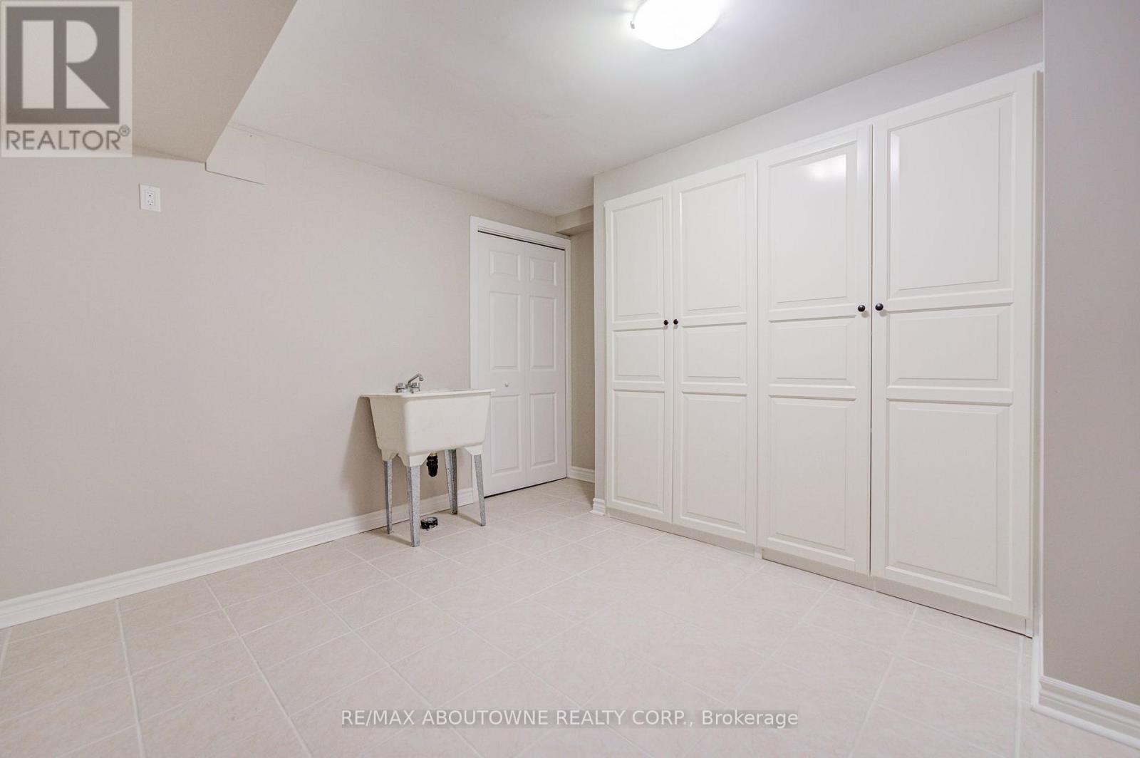 1511 Stoneybrook Trail, Oakville, Ontario  L6M 2R4 - Photo 43 - W13722998