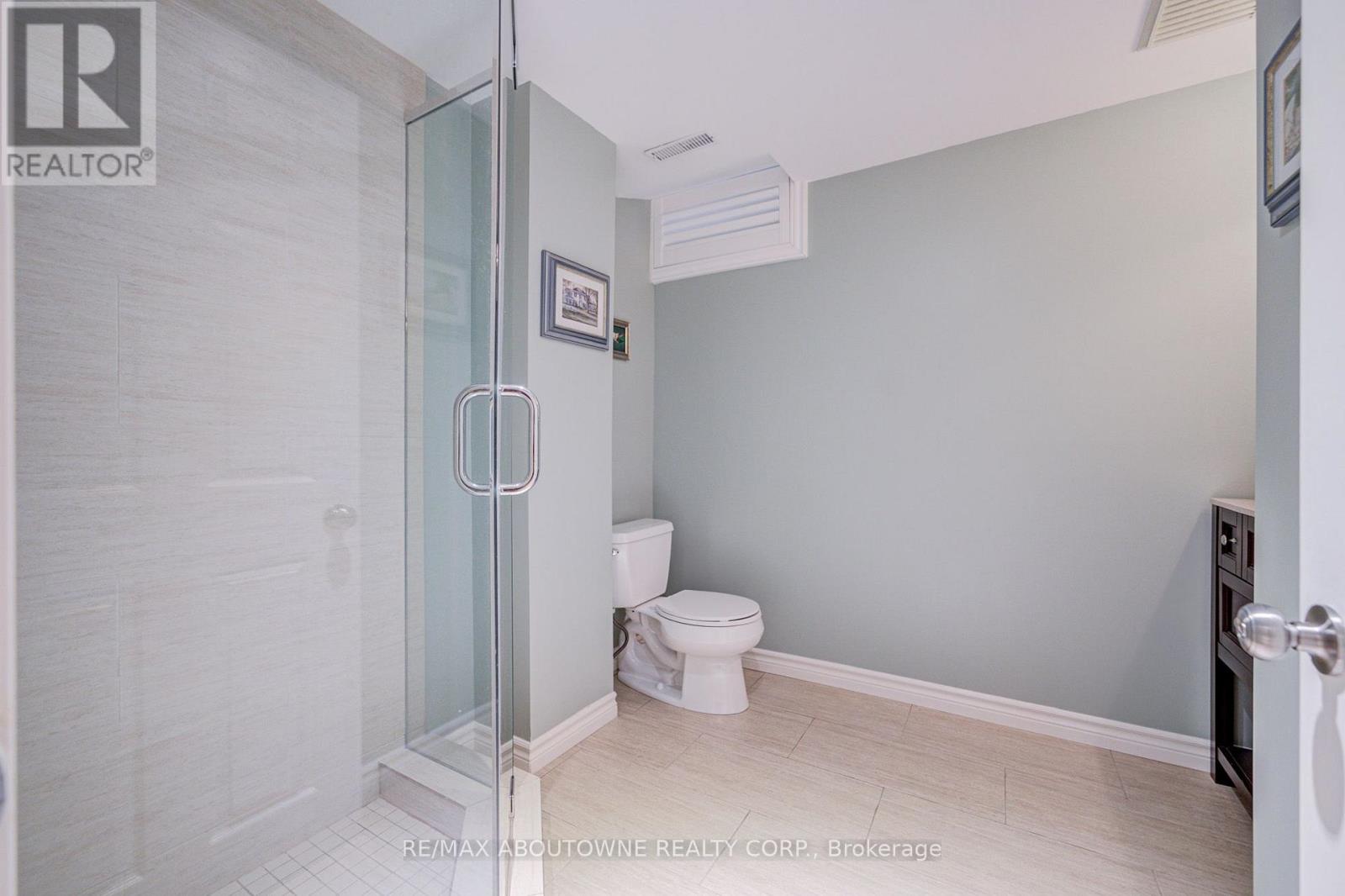 1511 Stoneybrook Trail, Oakville, Ontario  L6M 2R4 - Photo 46 - W13722998