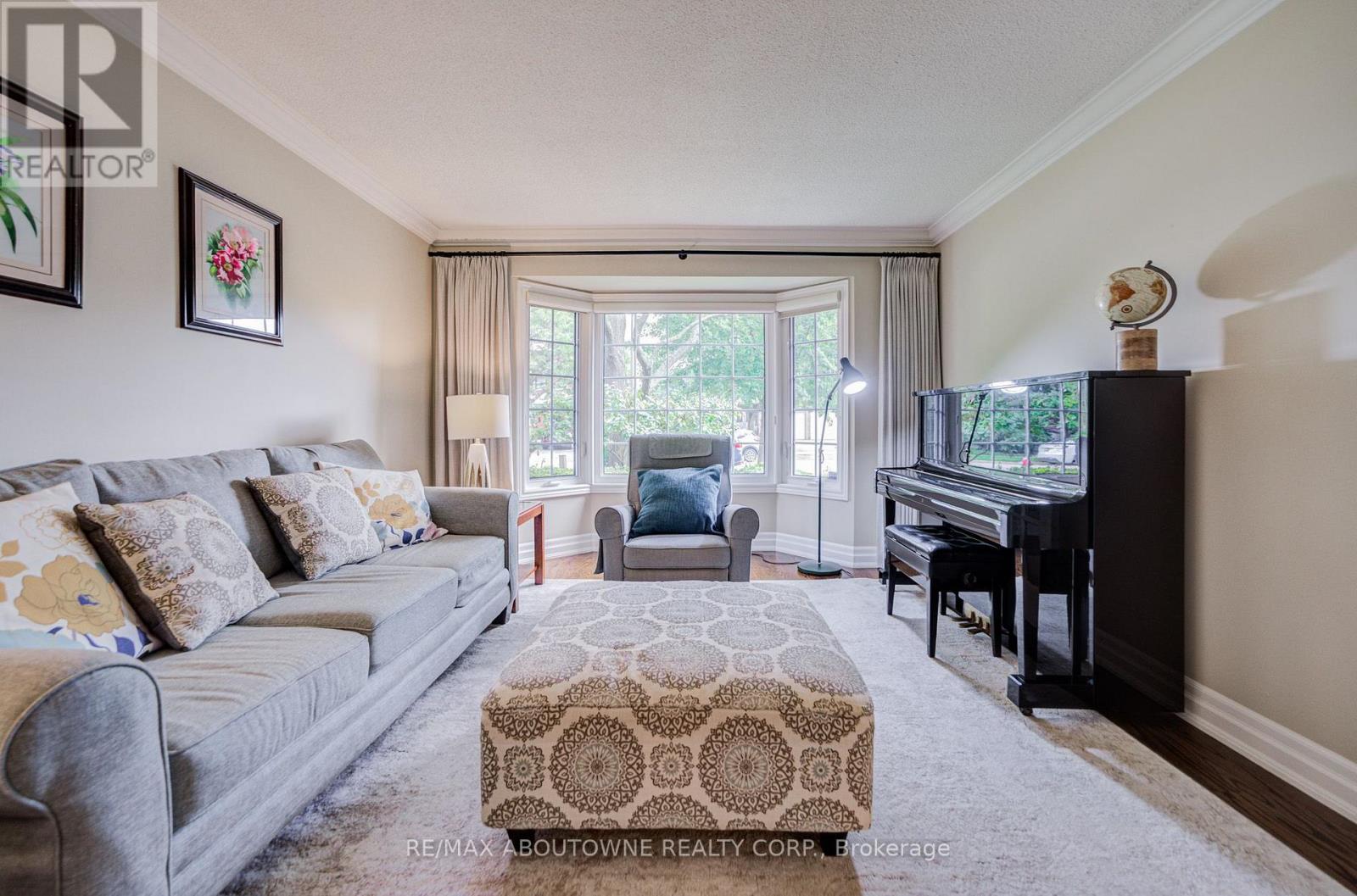 1511 Stoneybrook Trail, Oakville, Ontario  L6M 2R4 - Photo 9 - W13722998