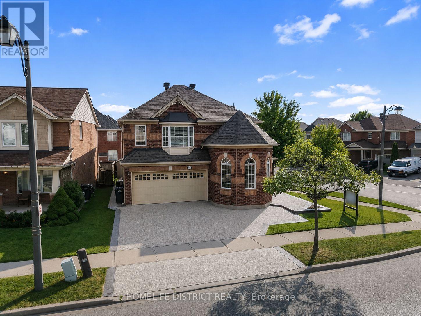 901 Bennett Boulevard, Milton, Ontario  L9T 6X5 - Photo 2 - W13723006