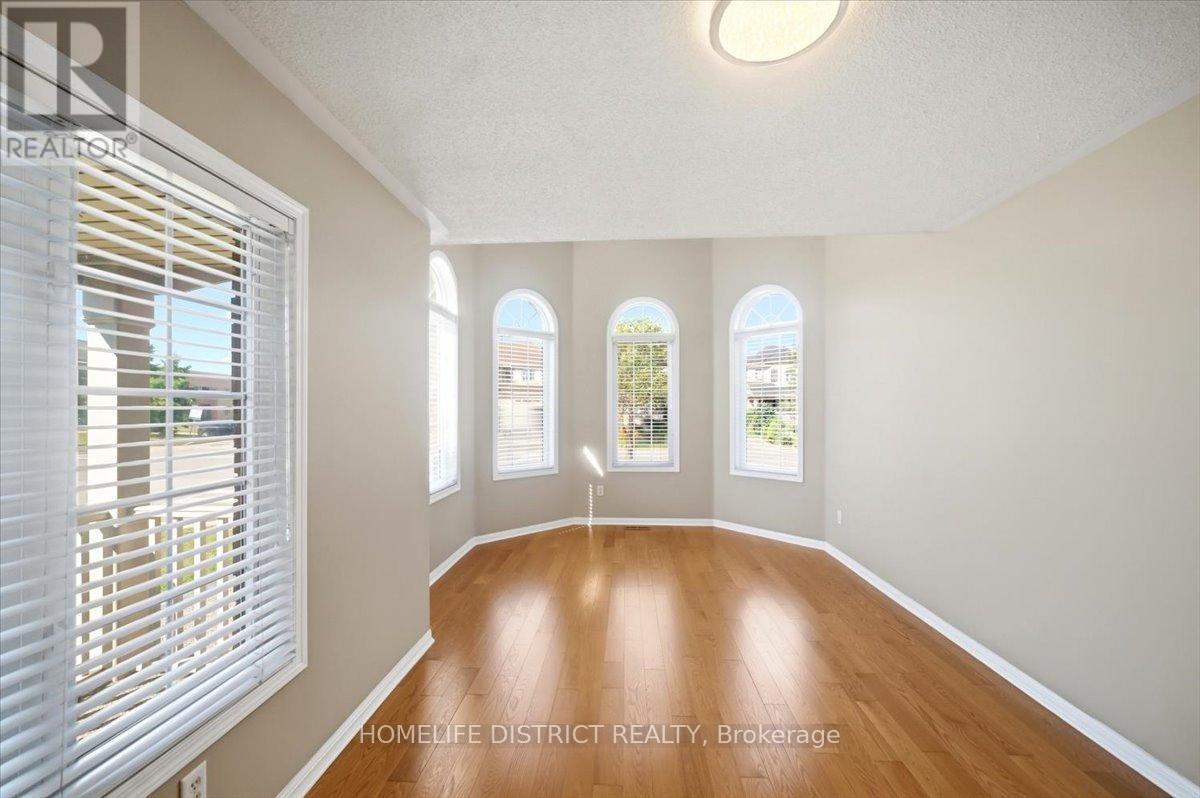 901 Bennett Boulevard, Milton, Ontario  L9T 6X5 - Photo 8 - W13723006