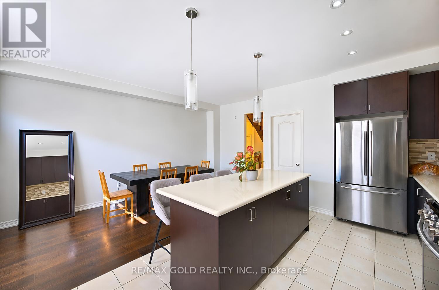 116 Lesabre Crescent, Brampton, Ontario  L6P 0W4 - Photo 12 - W13723008