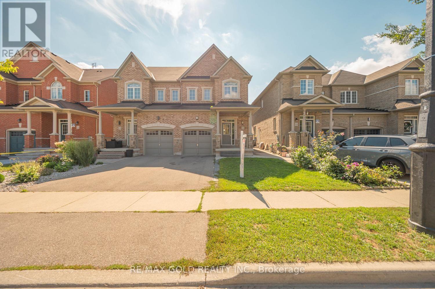 116 Lesabre Crescent, Brampton, Ontario  L6P 0W4 - Photo 2 - W13723008