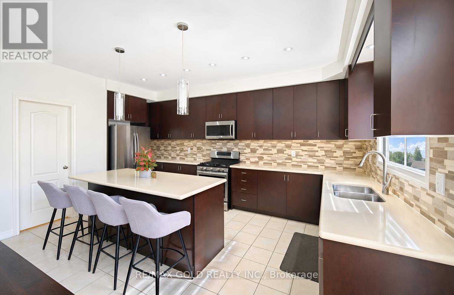116 Lesabre Crescent, Brampton, Ontario  L6P 0W4 - Photo 8 - W13723008