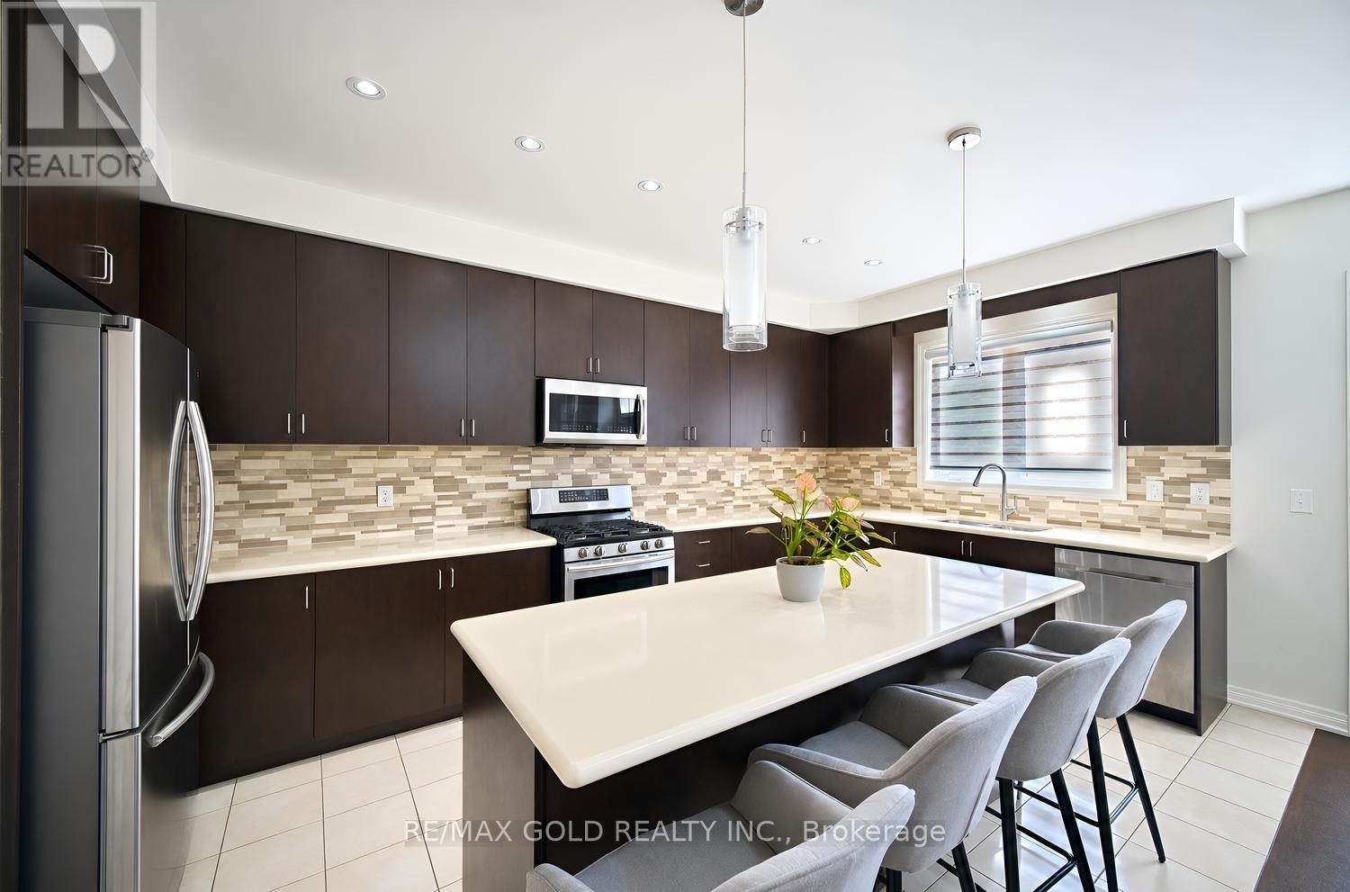 116 Lesabre Crescent, Brampton, Ontario  L6P 0W4 - Photo 9 - W13723008