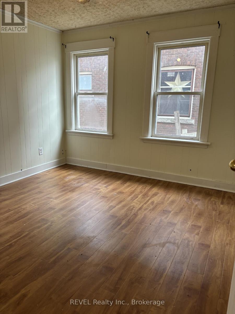 4819 Fourth Avenue, Niagara Falls, Ontario  L2E 4P2 - Photo 14 - X12911732