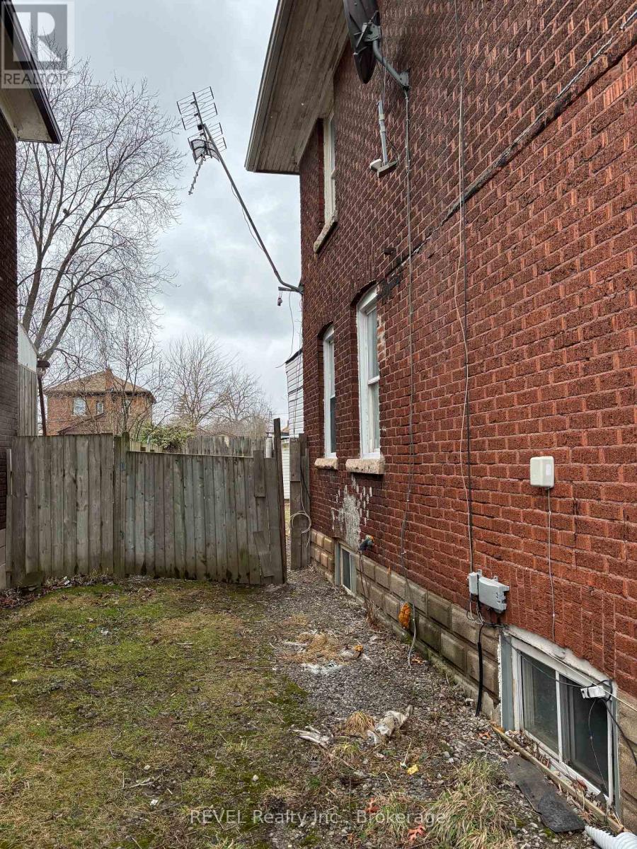 4819 Fourth Avenue, Niagara Falls, Ontario  L2E 4P2 - Photo 31 - X12911732
