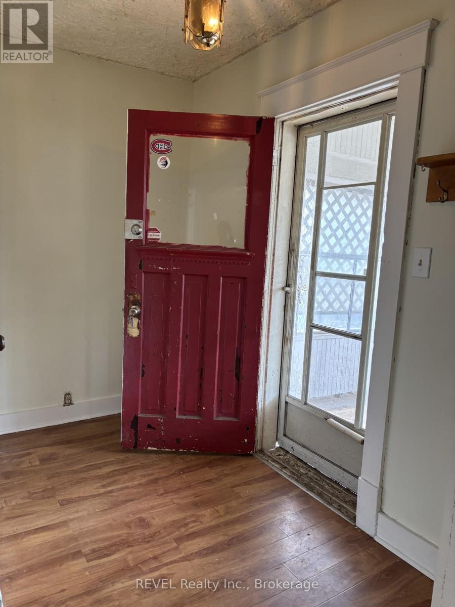 4819 Fourth Avenue, Niagara Falls, Ontario  L2E 4P2 - Photo 8 - X12911732