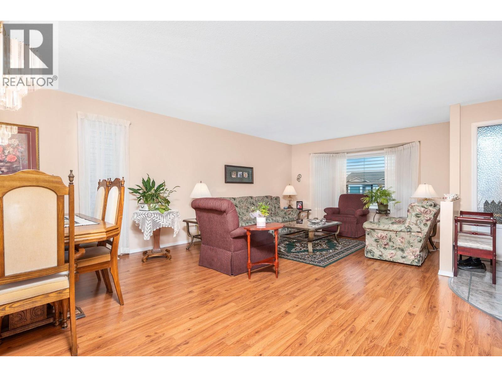 833 8 Avenue, Vernon, British Columbia  V1H 1Z1 - Photo 4 - 10377161