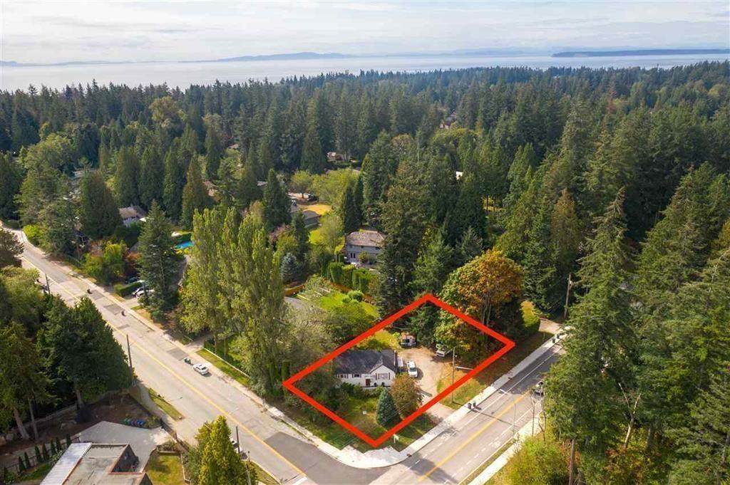 13590 20 Avenue, Surrey, British Columbia  V4A 1Z6 - Photo 2 - R3158663