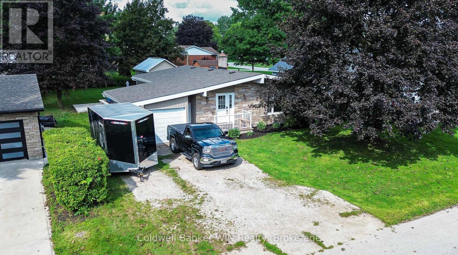 25 Thomas Street, South Bruce, Ontario  N0G 2S0 - Photo 2 - X13722520