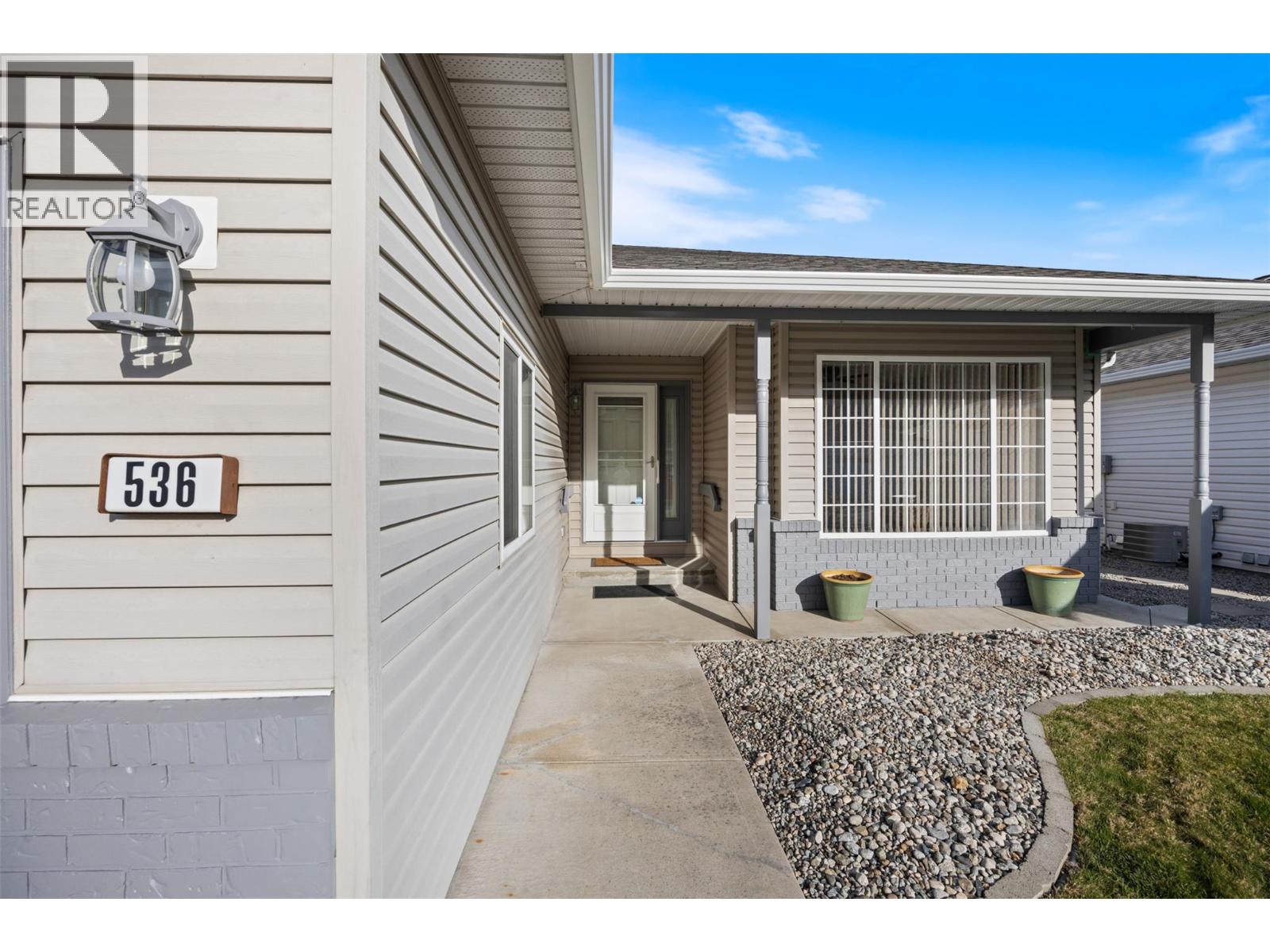 536 Red Wing Drive, Penticton, British Columbia  V2A 8N7 - Photo 2 - 10399134