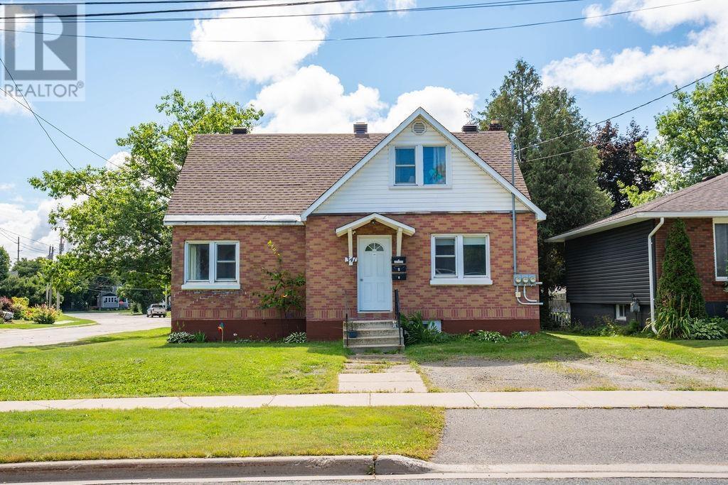 341 Devon Rd, Sault Ste. Marie, Ontario  P6C 1Y4 - Photo 2 - SM262353