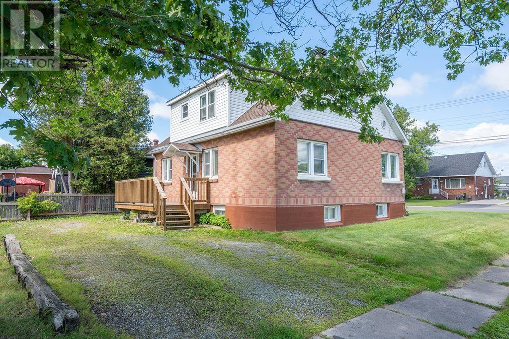 341 Devon Rd, Sault Ste. Marie, Ontario  P6C 1Y4 - Photo 3 - SM262353