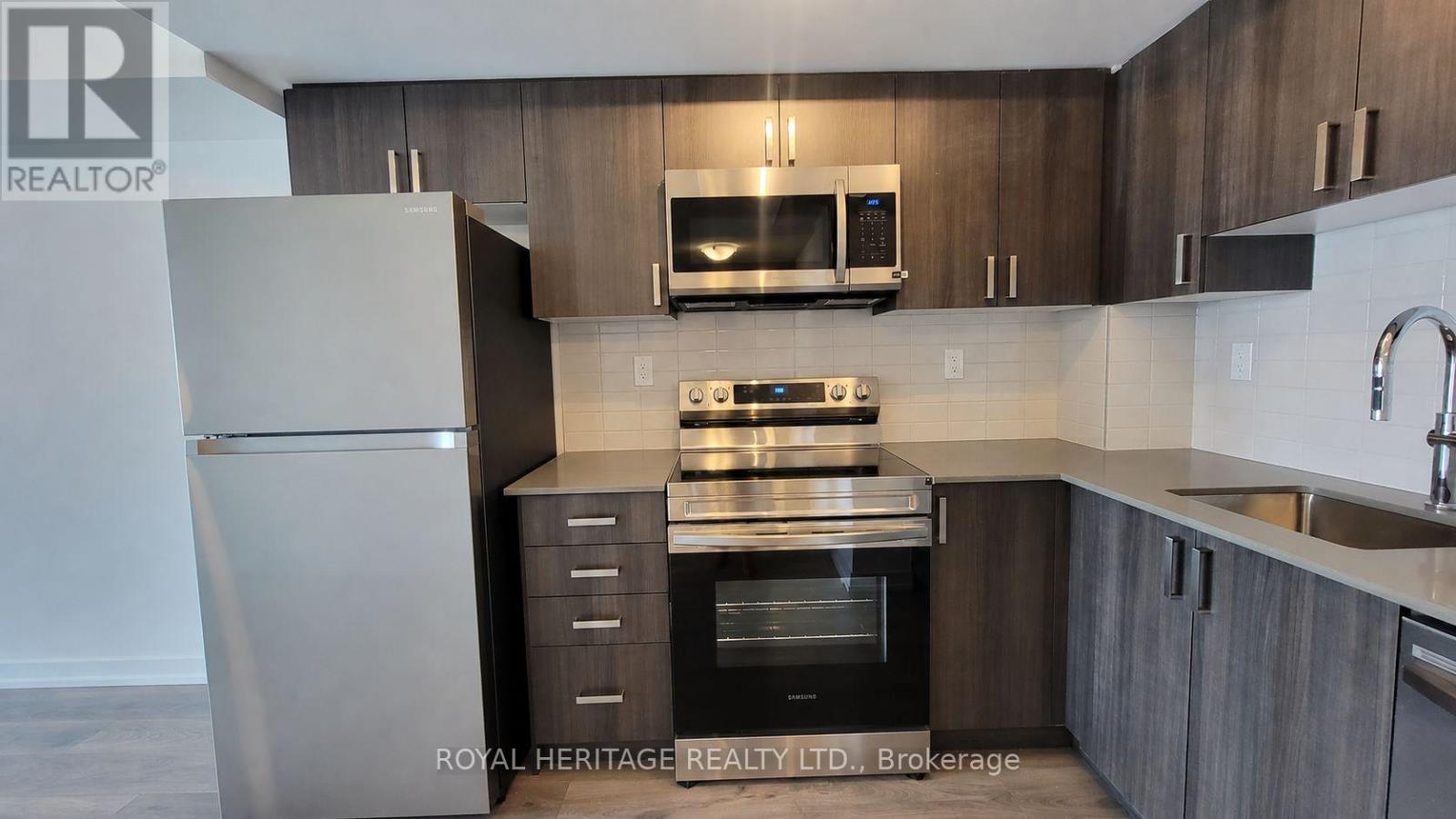 1610 - 1435 Celebration Drive, Pickering, Ontario  L1W 0C4 - Photo 2 - E13723018