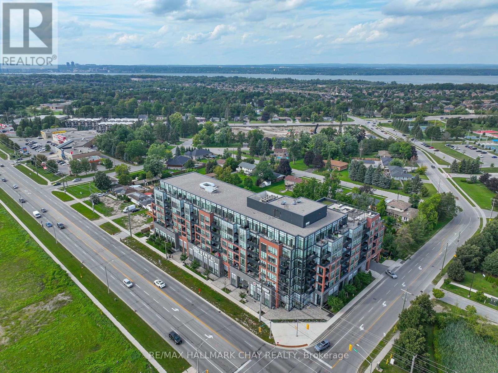 317 - 681 Yonge Street, Barrie, Ontario  L4N 4E8 - Photo 2 - S13697534