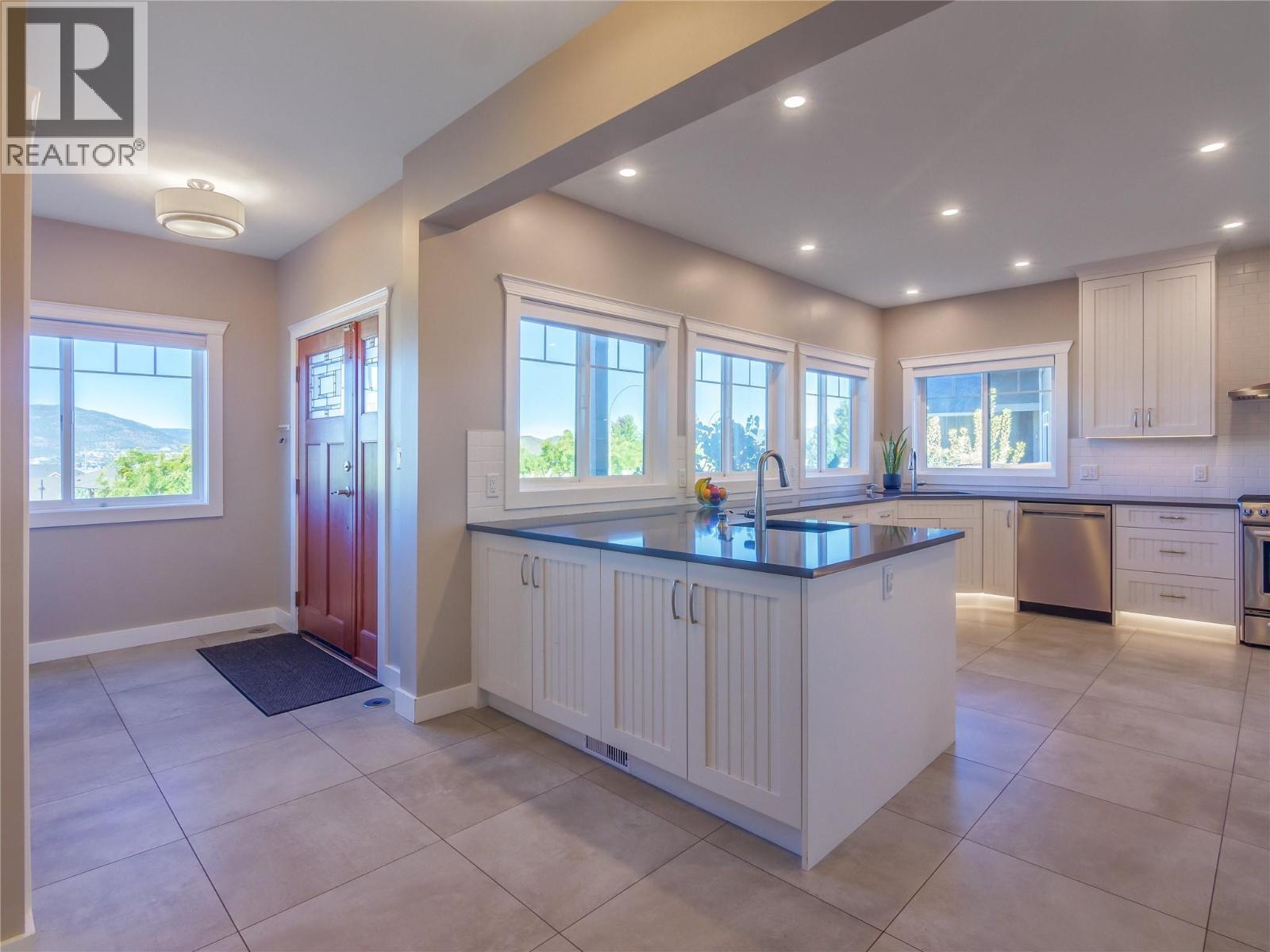 2478 Evergreen Drive, Penticton, British Columbia  V2A 9C7 - Photo 5 - 10398966