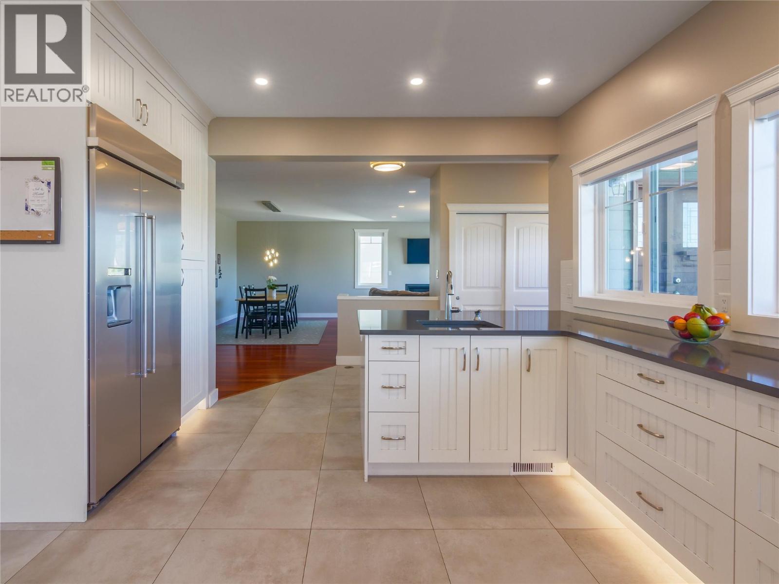 2478 Evergreen Drive, Penticton, British Columbia  V2A 9C7 - Photo 7 - 10398966