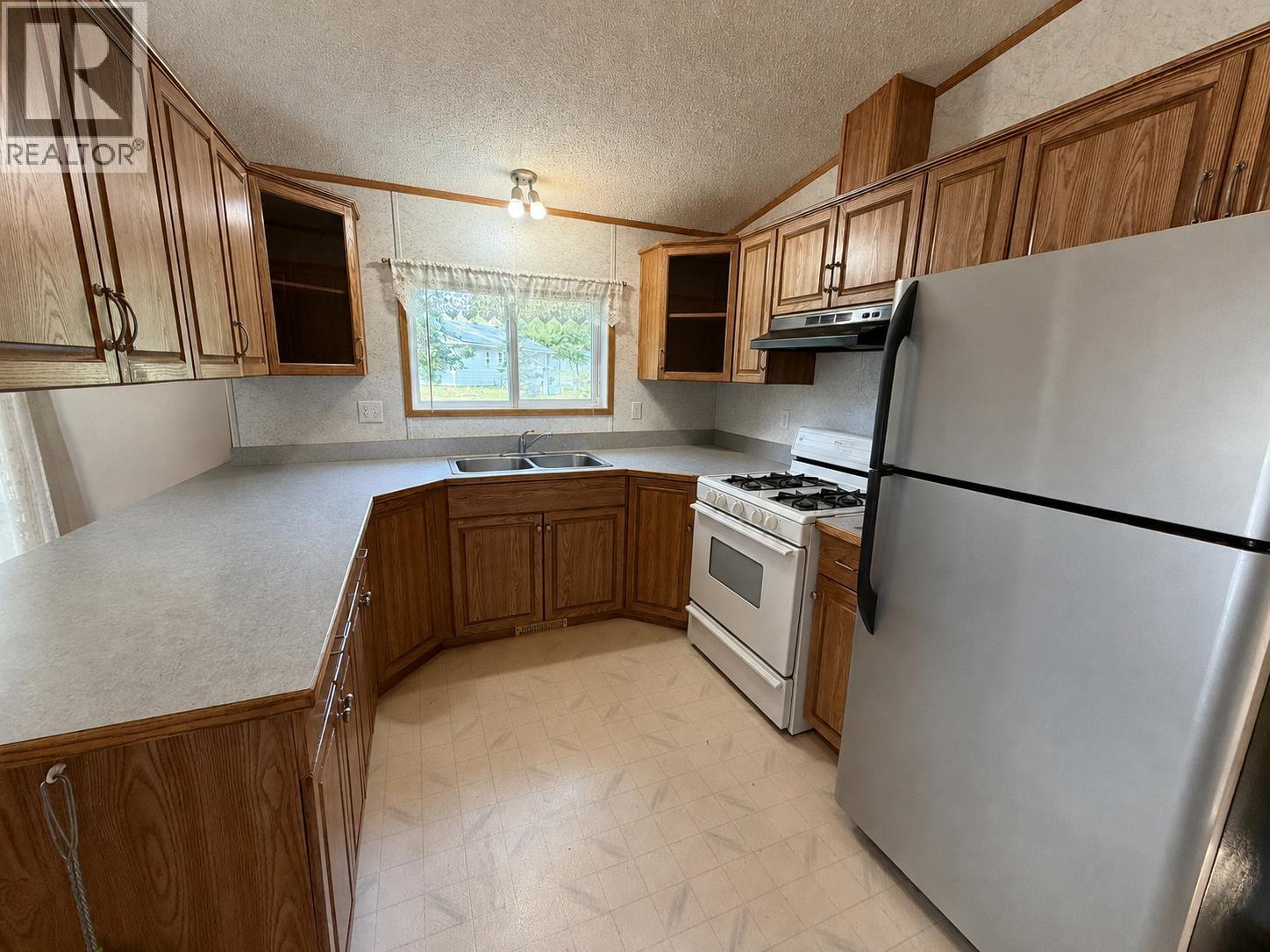 4580 Canim Hendrix Road, 100 Mile House, British Columbia  V0K 1M0 - Photo 2 - R3159463
