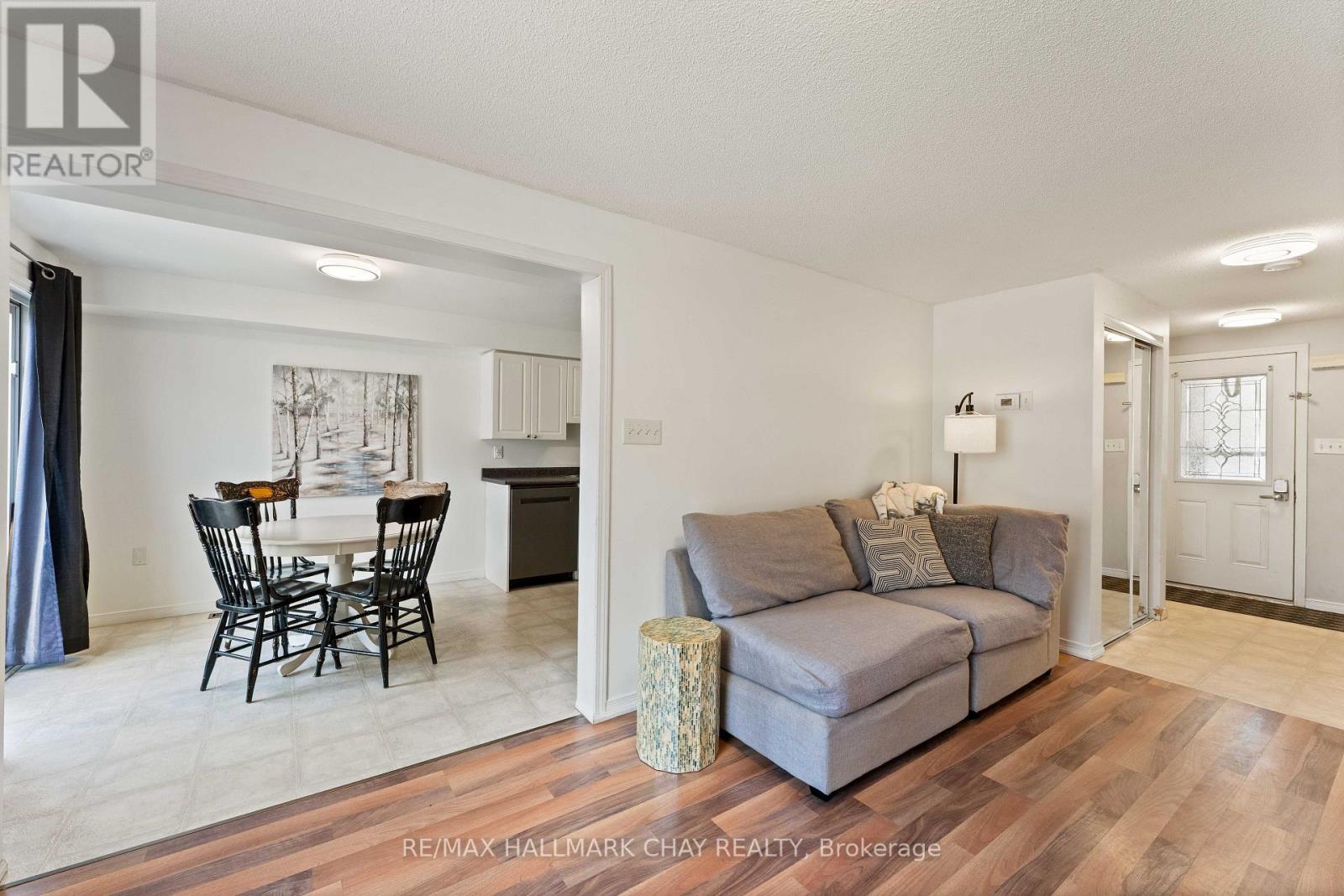 2035 Swan Street, Innisfil, Ontario  L9S 0B5 - Photo 11 - N13722382