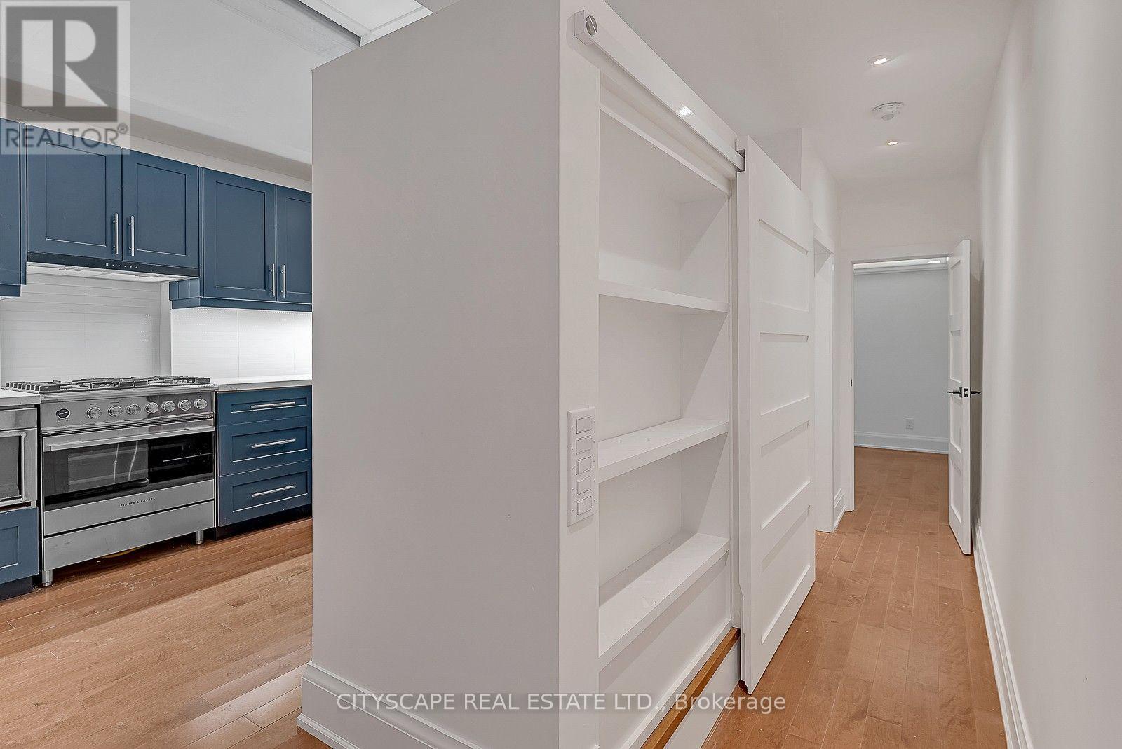 #2 Upper - 180 Strachan Avenue, Toronto, Ontario  M6J 2S9 - Photo 10 - C13710770