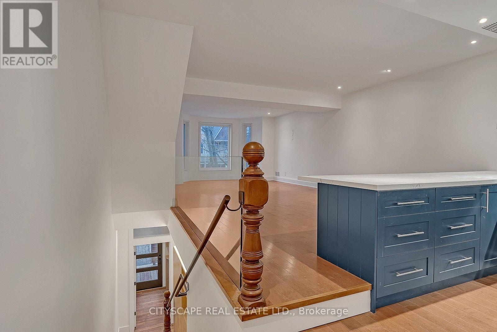#2 Upper - 180 Strachan Avenue, Toronto, Ontario  M6J 2S9 - Photo 22 - C13710770