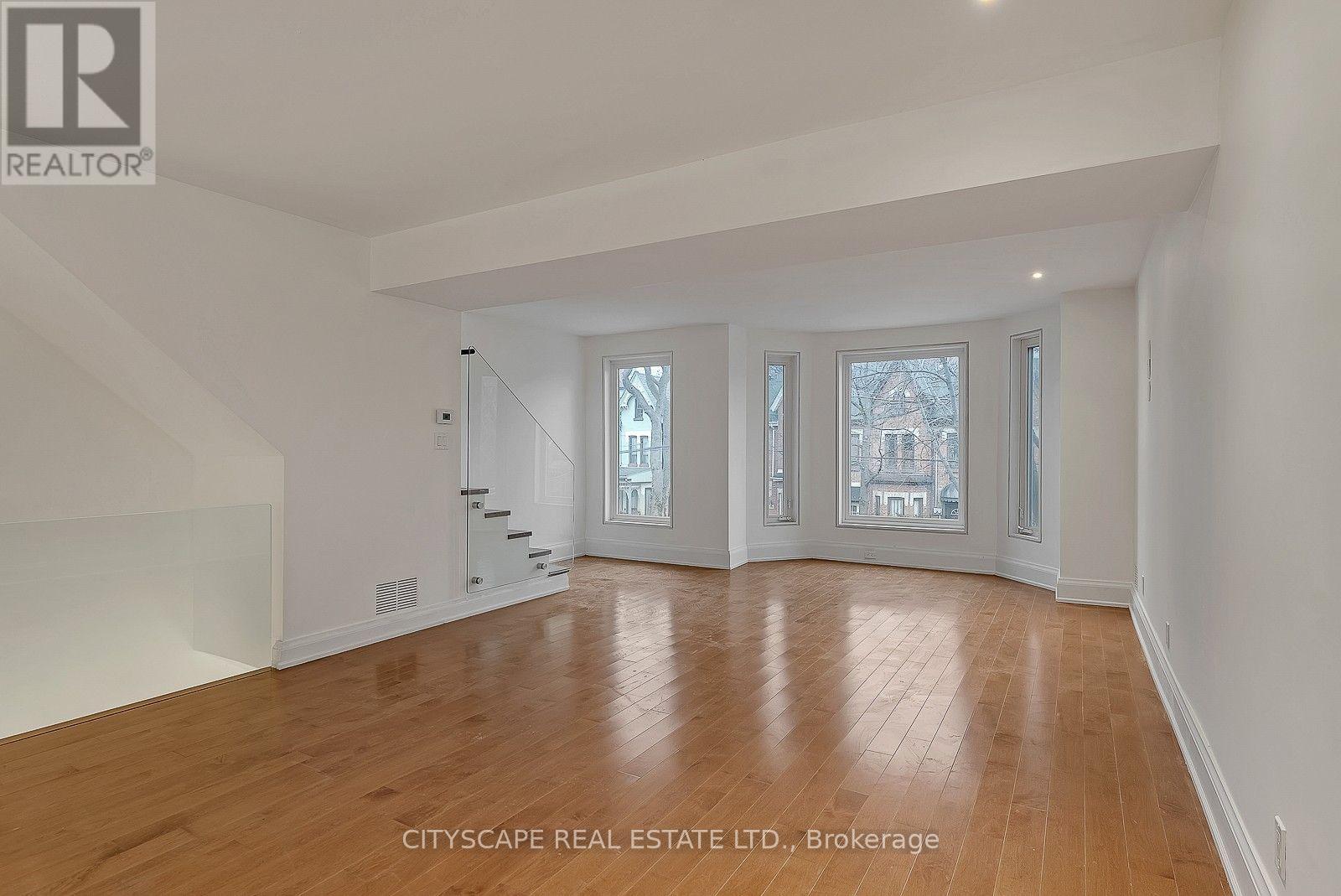 #2 Upper - 180 Strachan Avenue, Toronto, Ontario  M6J 2S9 - Photo 17 - C13710770