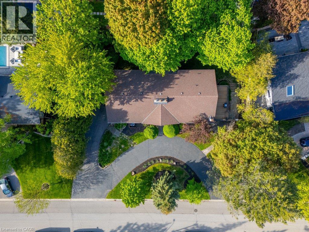 625 SIR RICHARDS Road Mississauga Ontario Canada L5C1A3 4