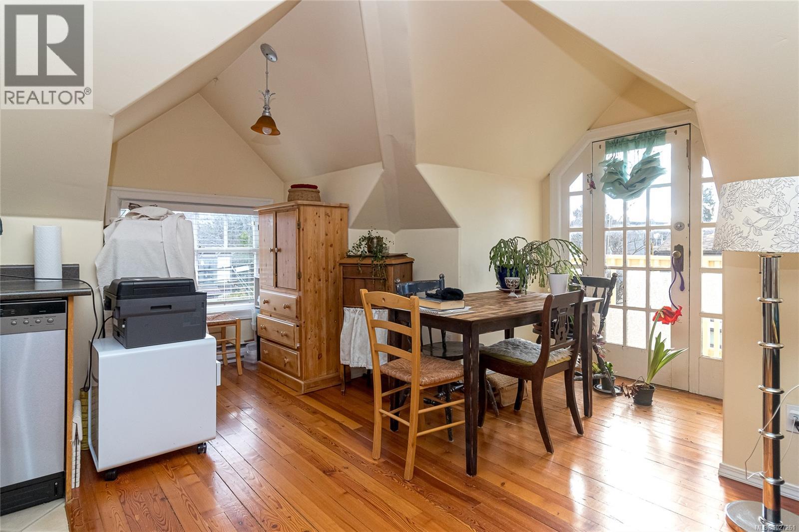 1418 Fernwood Rd, Victoria, British Columbia  V8V 4P7 - Photo 36 - 1027261