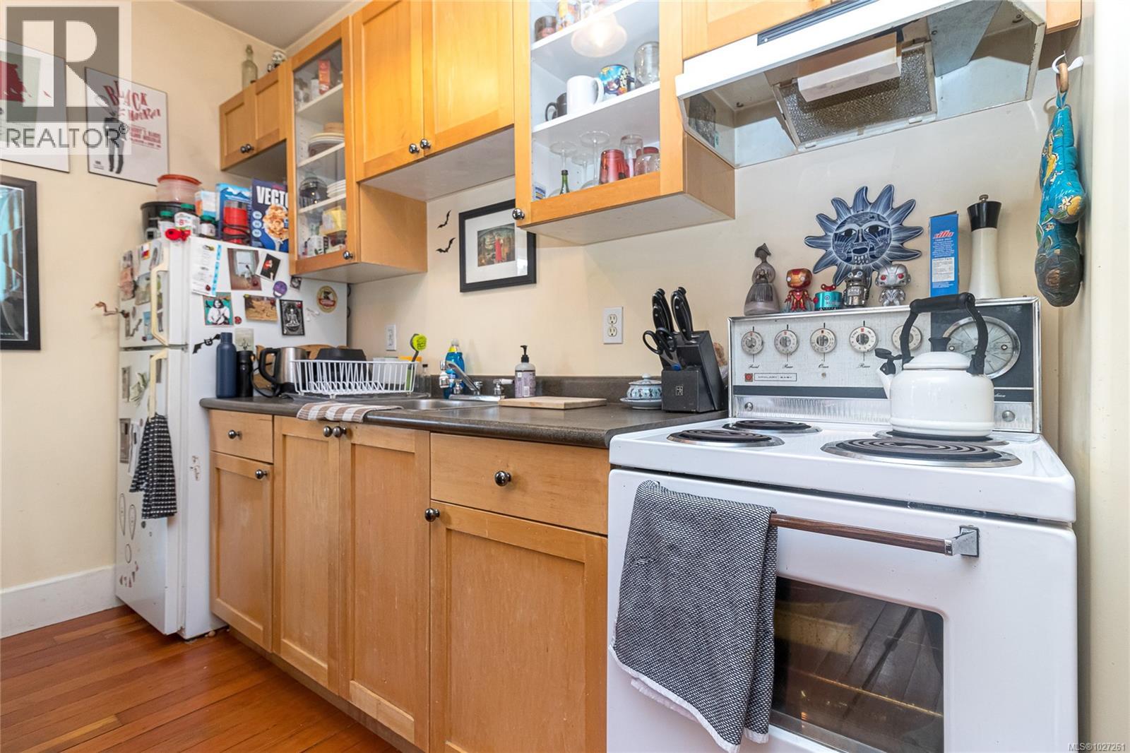 1418 Fernwood Rd, Victoria, British Columbia  V8V 4P7 - Photo 7 - 1027261