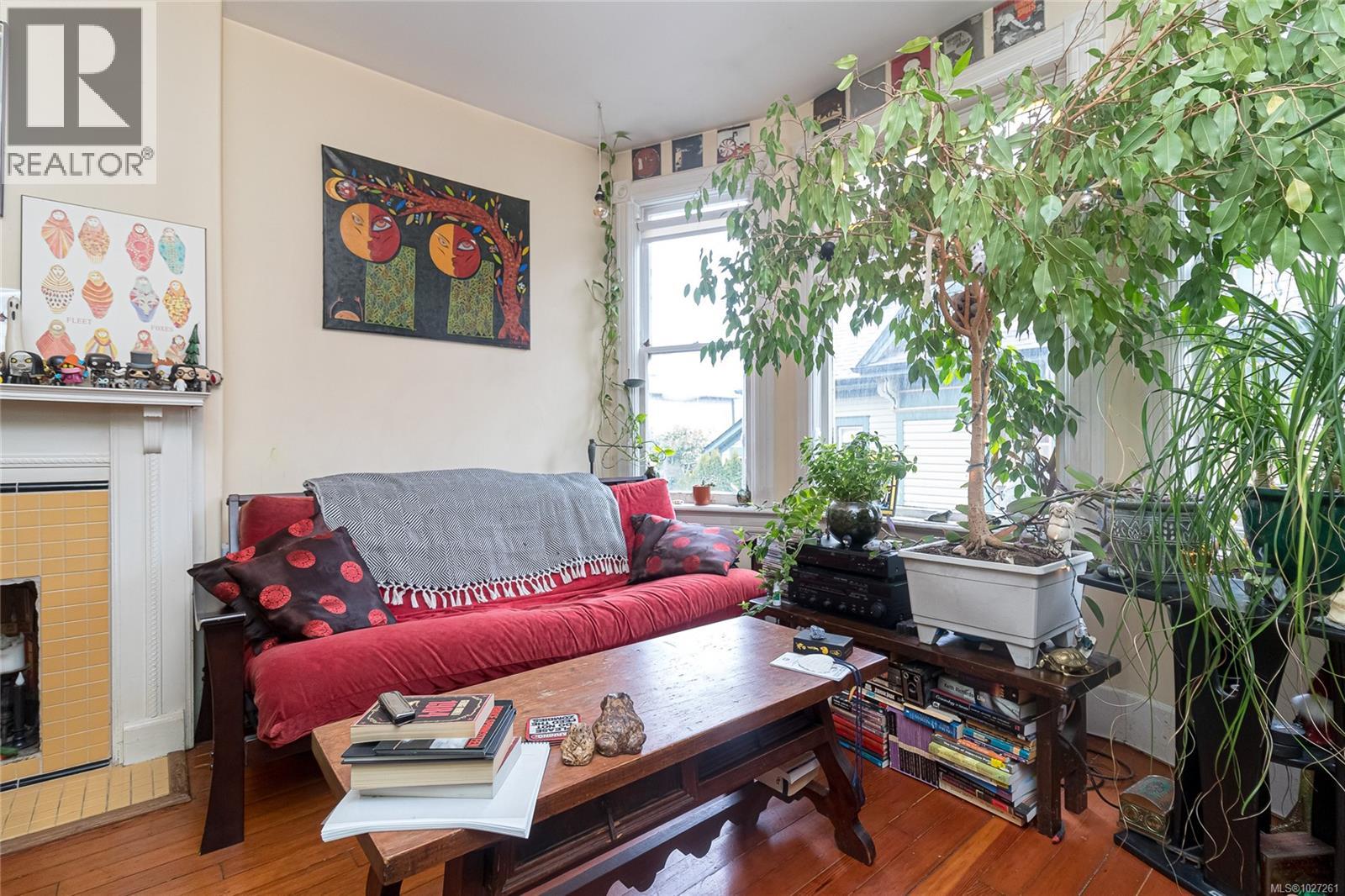 1418 Fernwood Rd, Victoria, British Columbia  V8V 4P7 - Photo 5 - 1027261