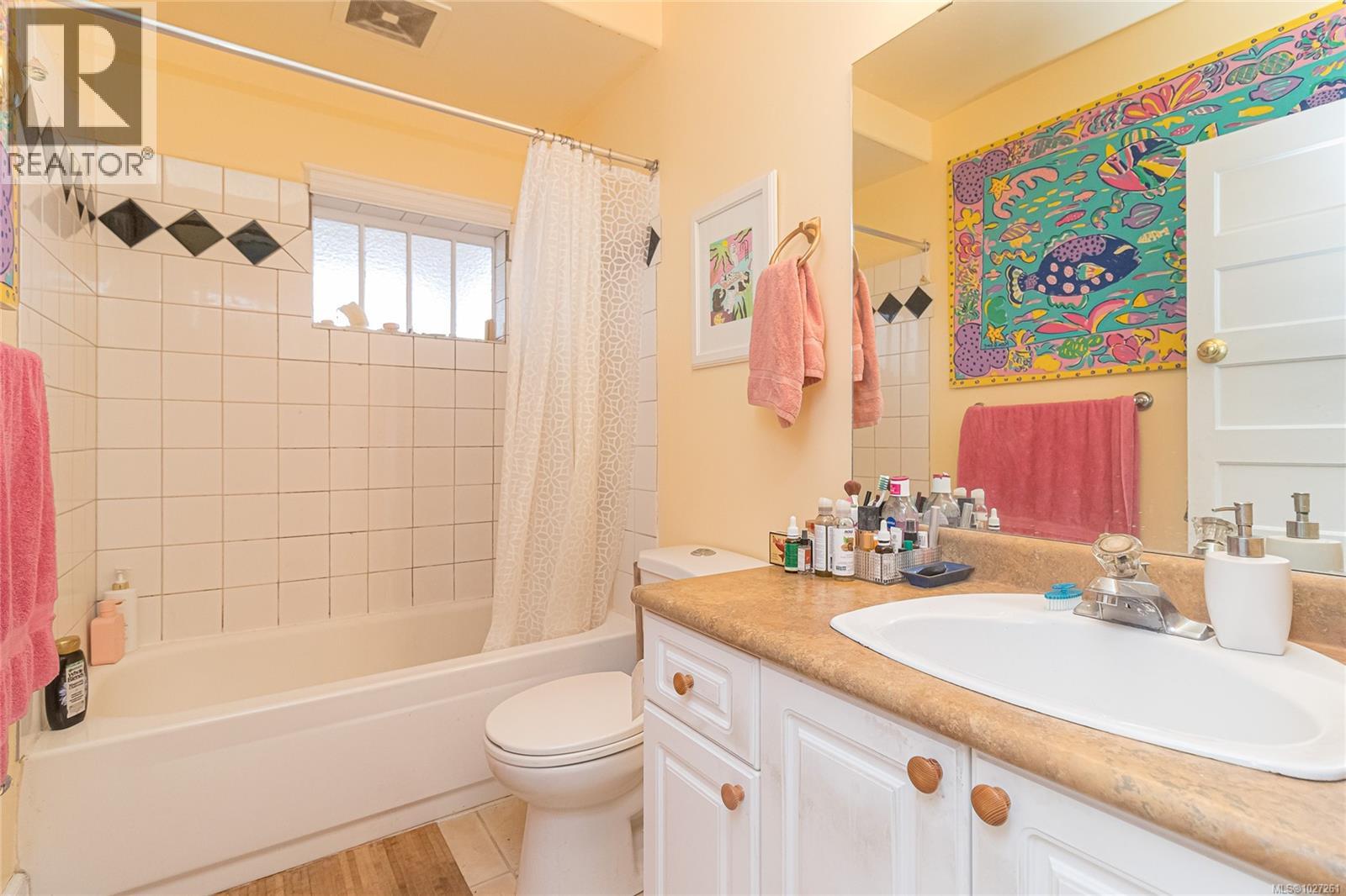 1418 Fernwood Rd, Victoria, British Columbia  V8V 4P7 - Photo 30 - 1027261